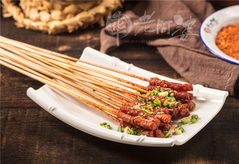 ?串串香加盟店中服務(wù)員的培訓(xùn)要點(diǎn)是什么？